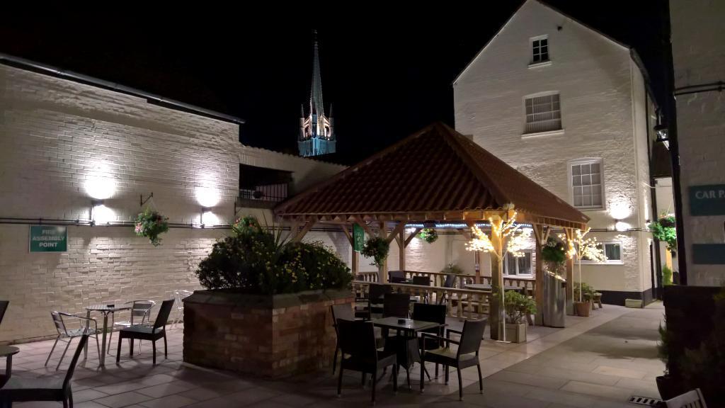 The Kings Head Hotel Louth  Exterior photo